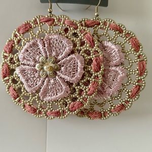 ROUND GOLD FLOWER EARRINGS